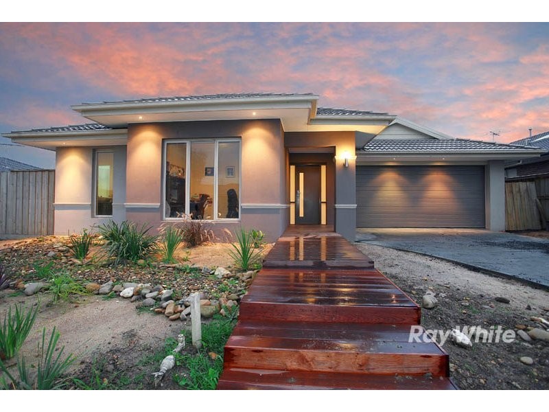 14 Seaview Drive, Cranbourne South VIC 3977