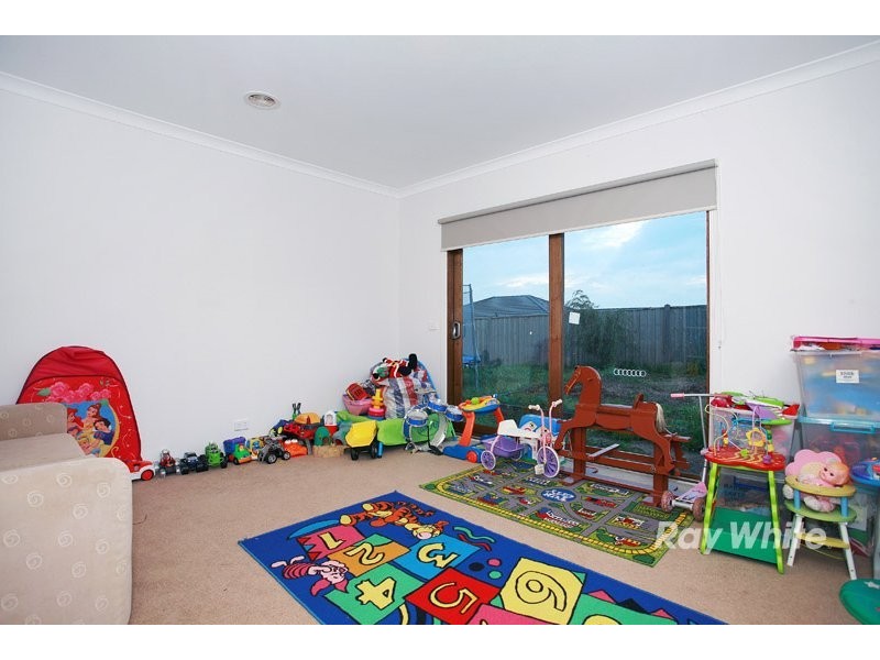 14 Seaview Drive, Cranbourne South VIC 3977