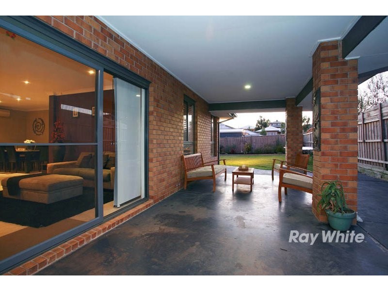 22 Adriana Circuit, Cranbourne South VIC 3977