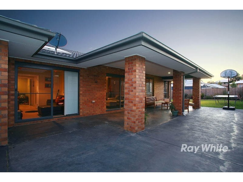 22 Adriana Circuit, Cranbourne South VIC 3977