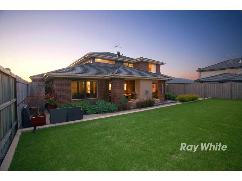 4 Hertford Court, Cranbourne North VIC 3977