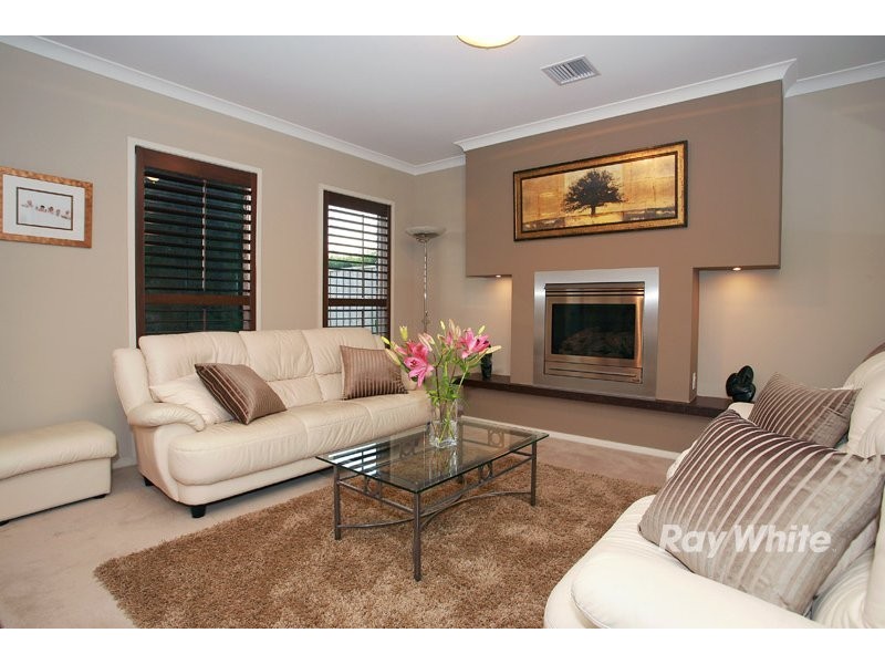 4 Hertford Court, Cranbourne North VIC 3977