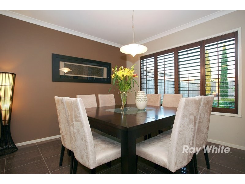 4 Hertford Court, Cranbourne North VIC 3977