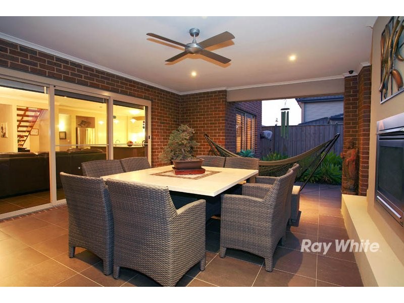 4 Hertford Court, Cranbourne North VIC 3977
