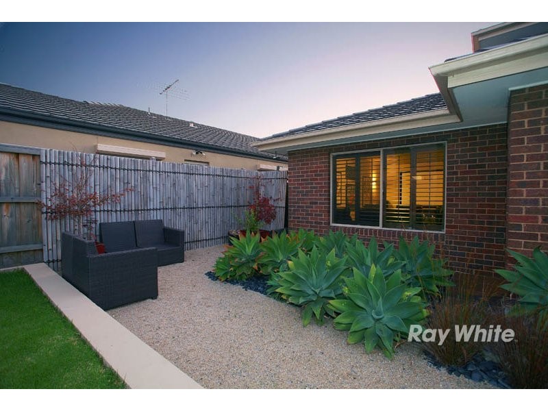 4 Hertford Court, Cranbourne North VIC 3977