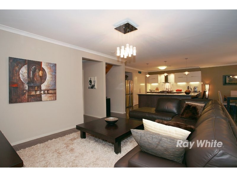 4 Hertford Court, Cranbourne North VIC 3977