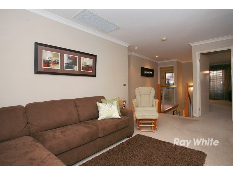 4 Hertford Court, Cranbourne North VIC 3977