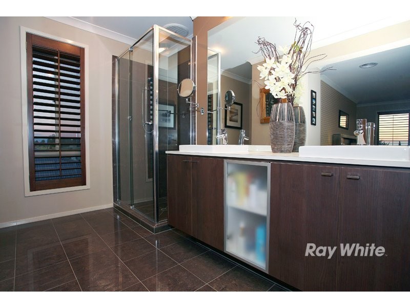 4 Hertford Court, Cranbourne North VIC 3977