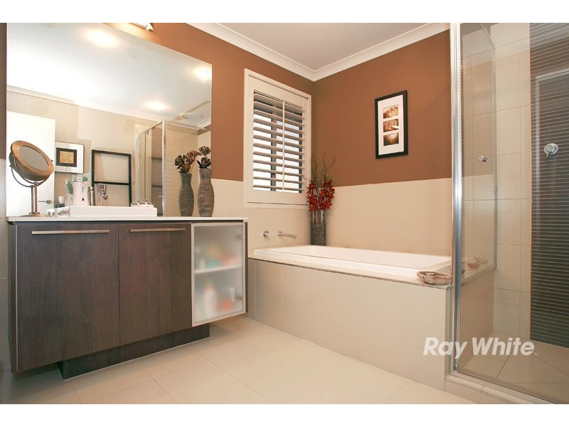 4 Hertford Court, Cranbourne North VIC 3977