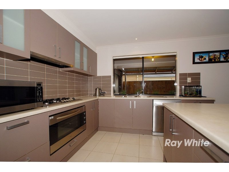 22 Forest Oak Court, Cranbourne VIC 3977