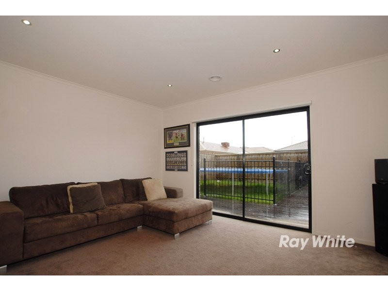 22 Forest Oak Court, Cranbourne VIC 3977