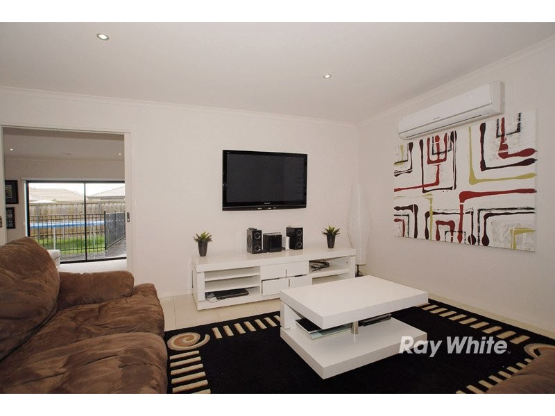 22 Forest Oak Court, Cranbourne VIC 3977