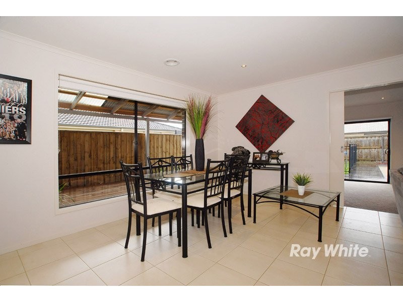 22 Forest Oak Court, Cranbourne VIC 3977