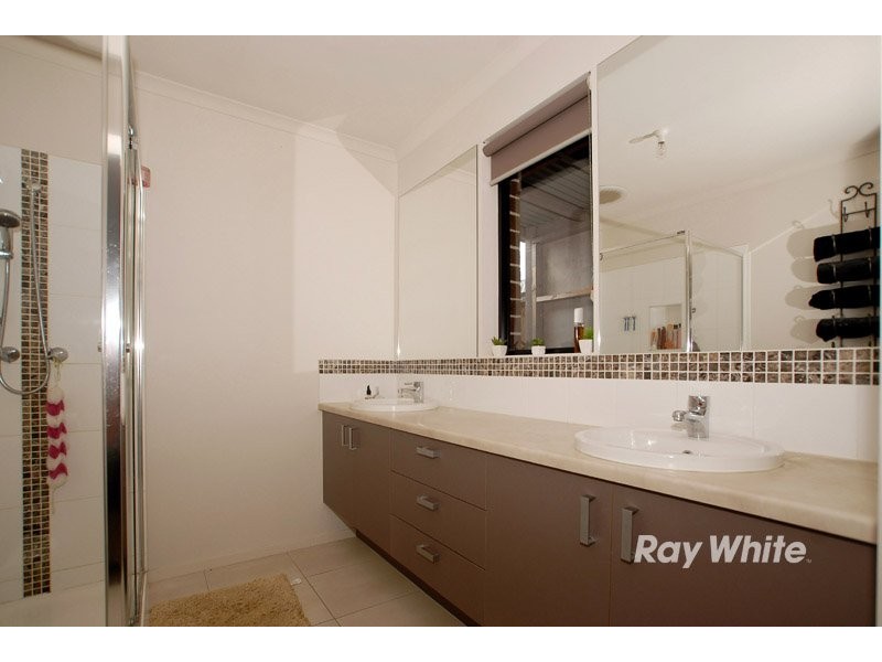 22 Forest Oak Court, Cranbourne VIC 3977