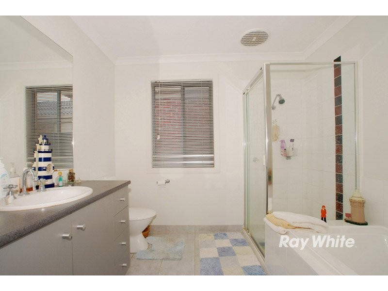 8 Cherry Blossom Chase, Pakenham VIC 3810