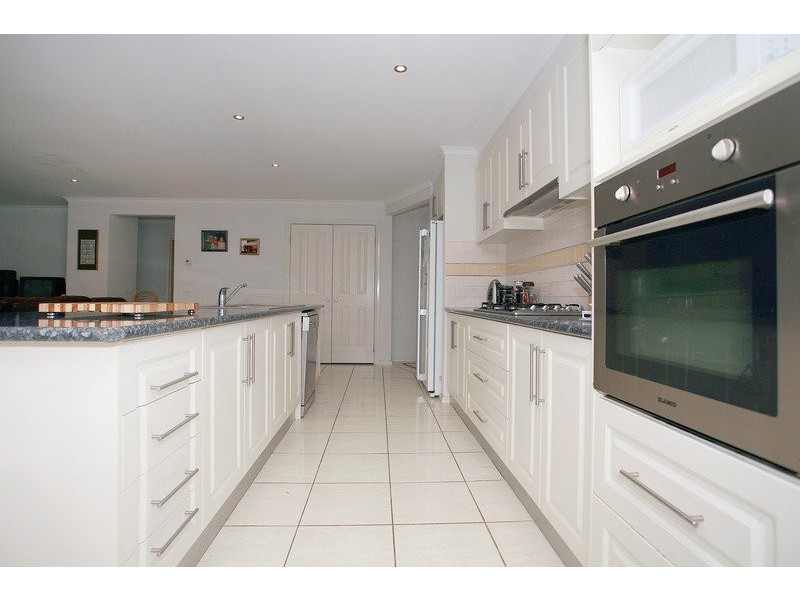 4 St Cloud Court, Cranbourne North VIC 3977