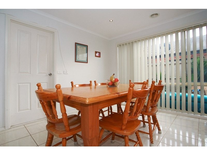 4 St Cloud Court, Cranbourne North VIC 3977