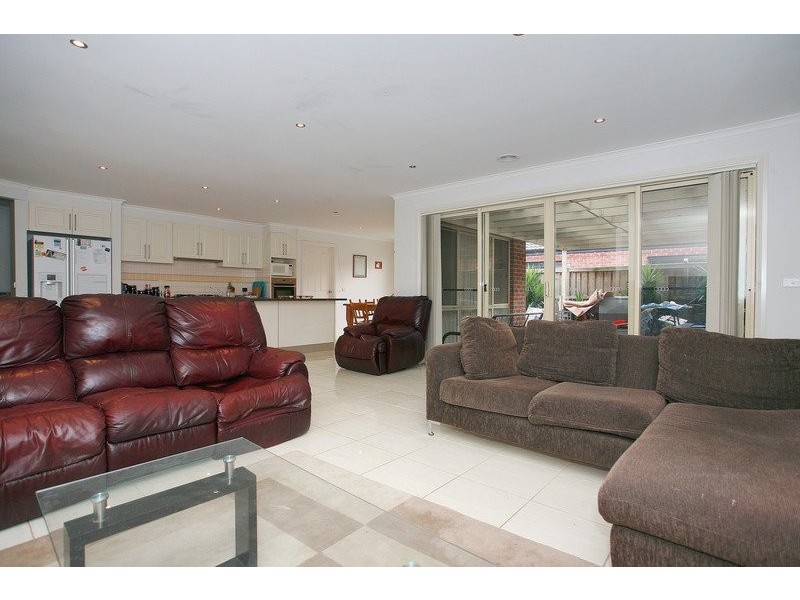 4 St Cloud Court, Cranbourne North VIC 3977