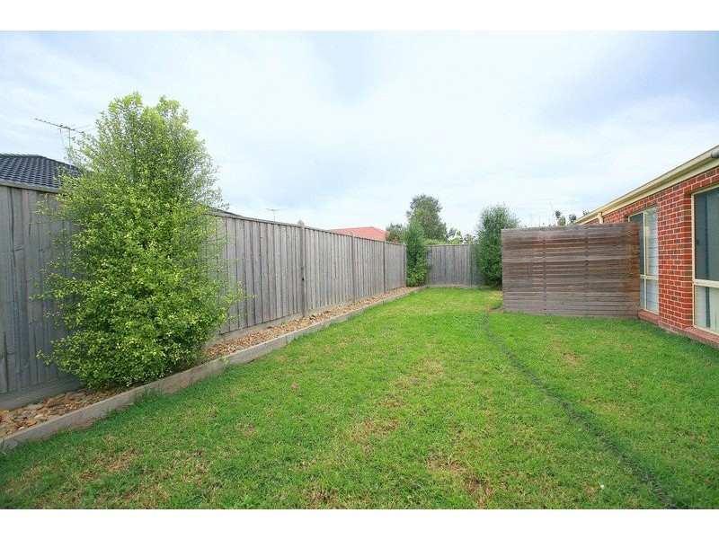 4 St Cloud Court, Cranbourne North VIC 3977