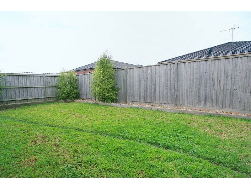 4 St Cloud Court, Cranbourne North VIC 3977