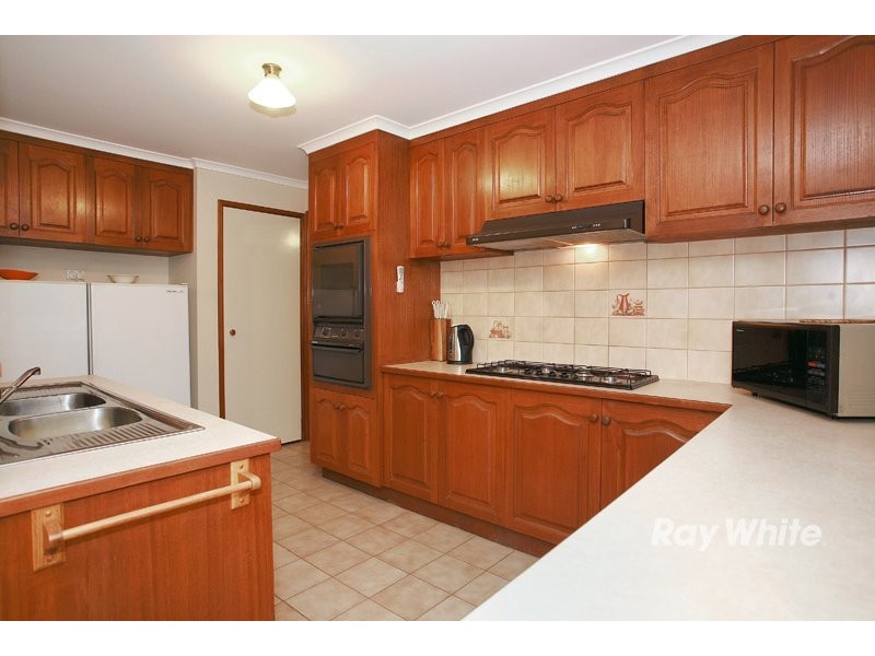 6 Bolwarra Court, Cranbourne VIC 3977