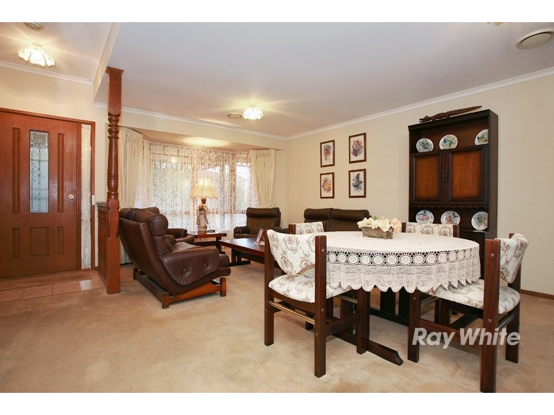 6 Bolwarra Court, Cranbourne VIC 3977