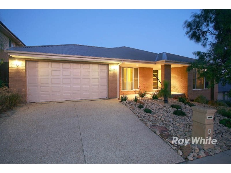 6 Greenmist Crescent, Cranbourne South VIC 3977