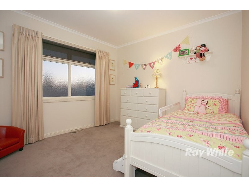 6 Greenmist Crescent, Cranbourne South VIC 3977
