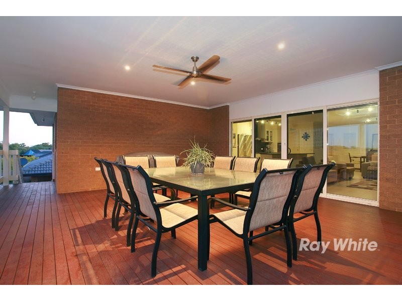 6 Greenmist Crescent, Cranbourne South VIC 3977