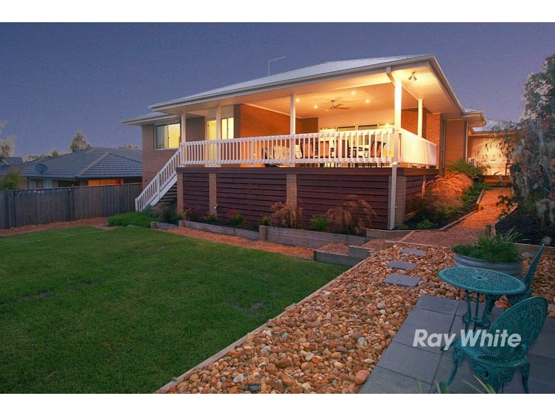 6 Greenmist Crescent, Cranbourne South VIC 3977