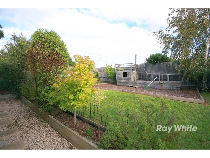 38 Scarborough Avenue, Cranbourne VIC 3977