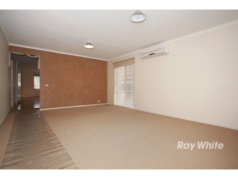 38 Scarborough Avenue, Cranbourne VIC 3977