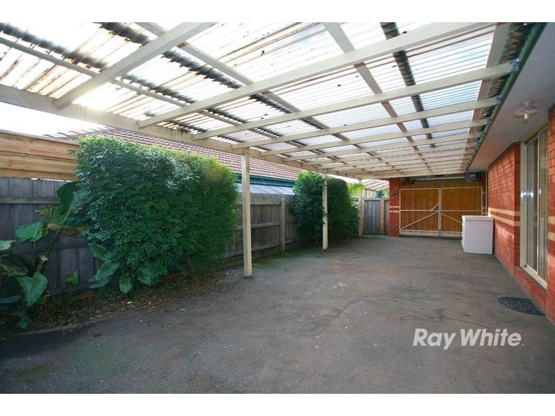 38 Scarborough Avenue, Cranbourne VIC 3977