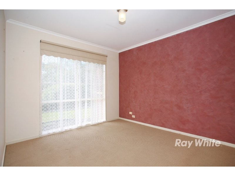 38 Scarborough Avenue, Cranbourne VIC 3977