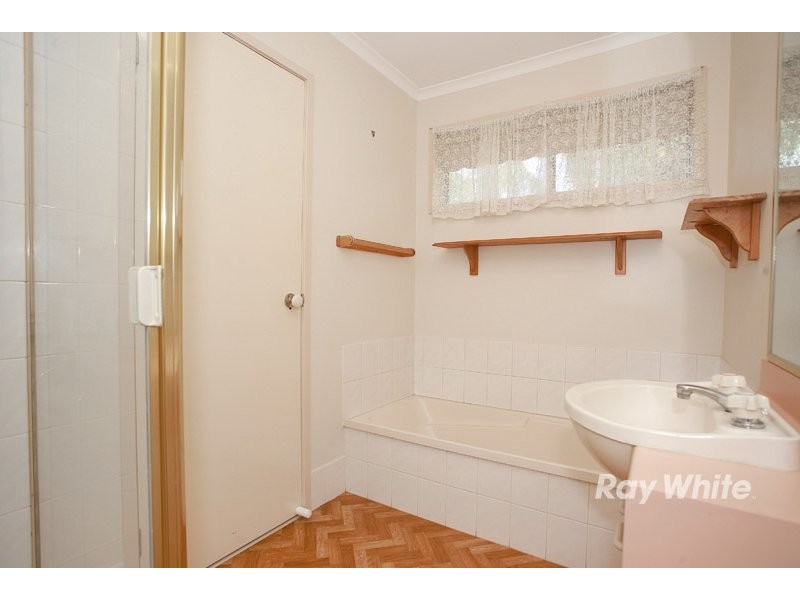 38 Scarborough Avenue, Cranbourne VIC 3977