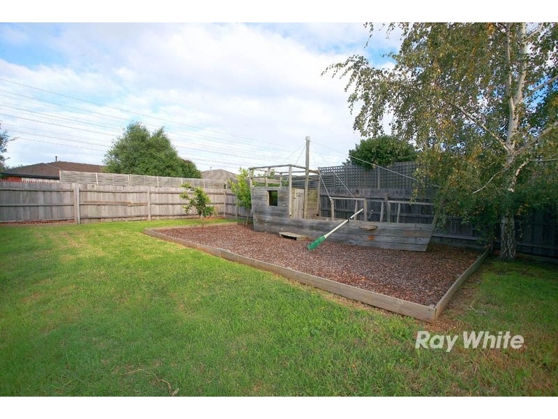 38 Scarborough Avenue, Cranbourne VIC 3977