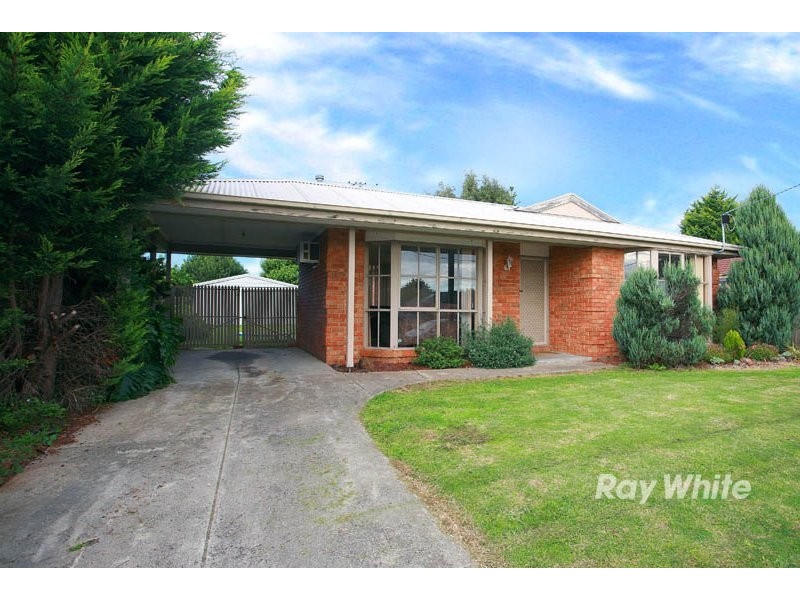 6 Manisa Place, Cranbourne VIC 3977