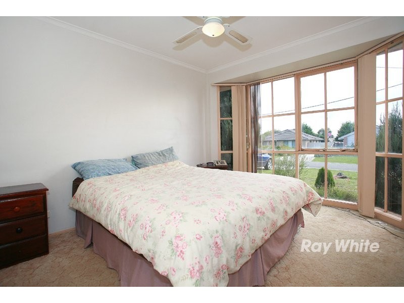 6 Manisa Place, Cranbourne VIC 3977