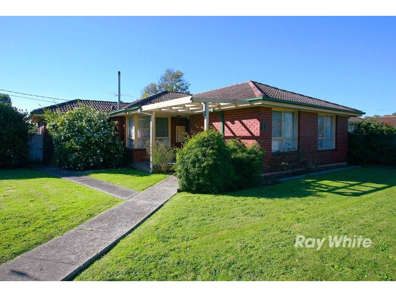 33 Cranbourne Drive, Cranbourne VIC 3977