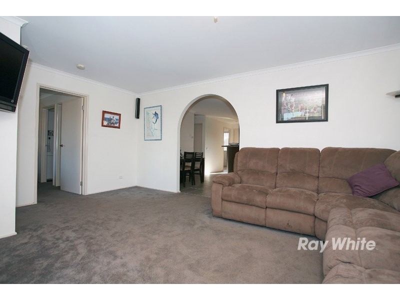 17 Greenmantle Close, Cranbourne VIC 3977