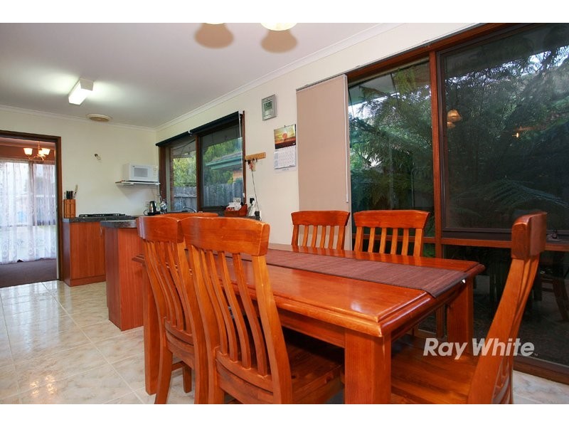 10 Denham Crescent, Cranbourne VIC 3977