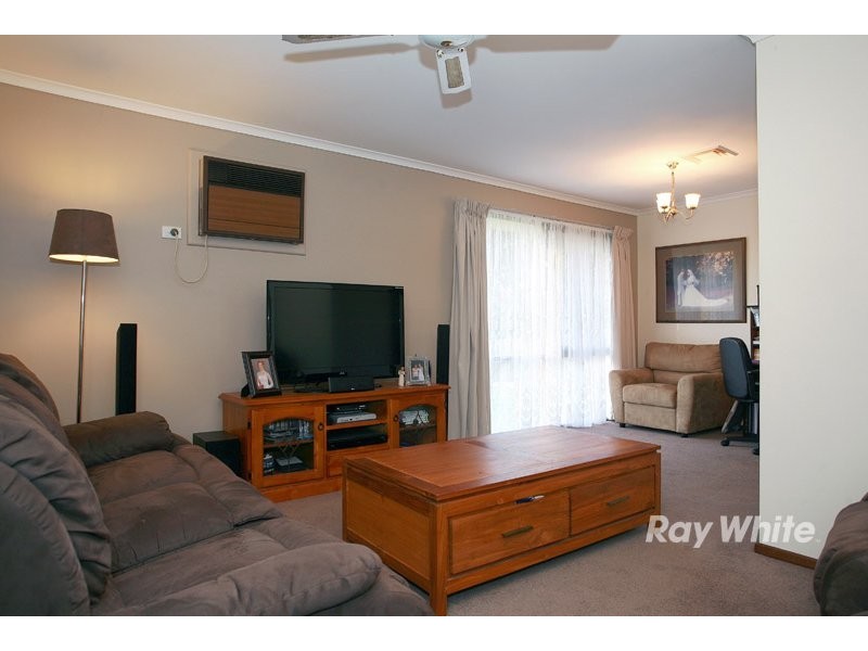 10 Denham Crescent, Cranbourne VIC 3977