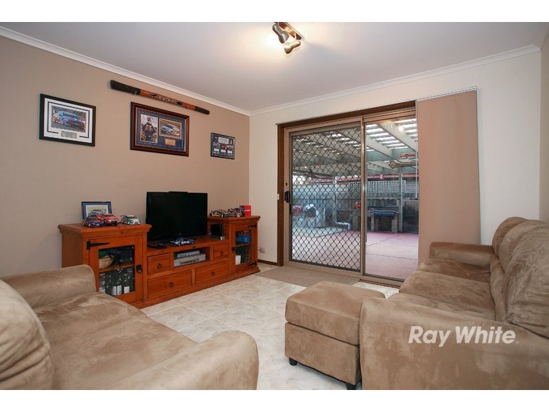 10 Denham Crescent, Cranbourne VIC 3977