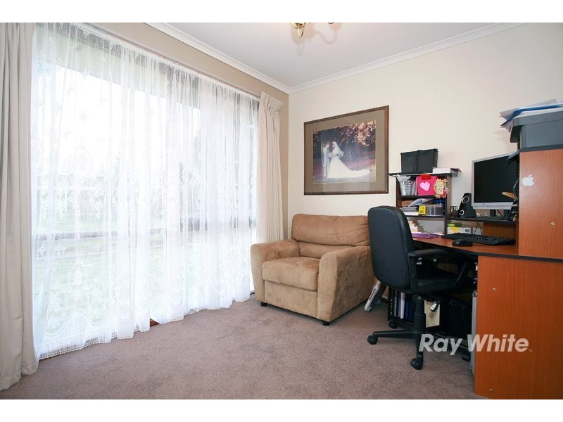 10 Denham Crescent, Cranbourne VIC 3977