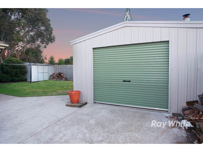 10 Denham Crescent, Cranbourne VIC 3977