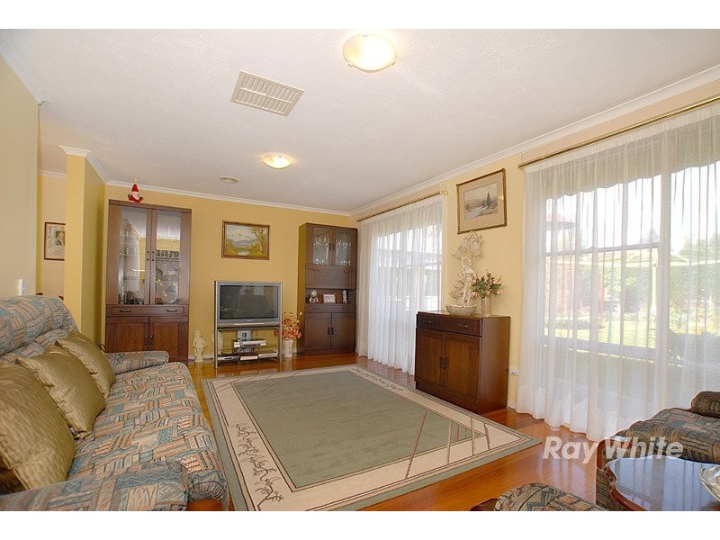 7 Valepark Crescent, Cranbourne VIC 3977