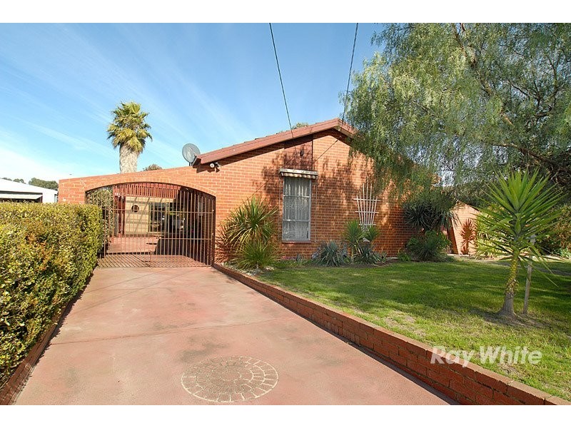 7 Valepark Crescent, Cranbourne VIC 3977