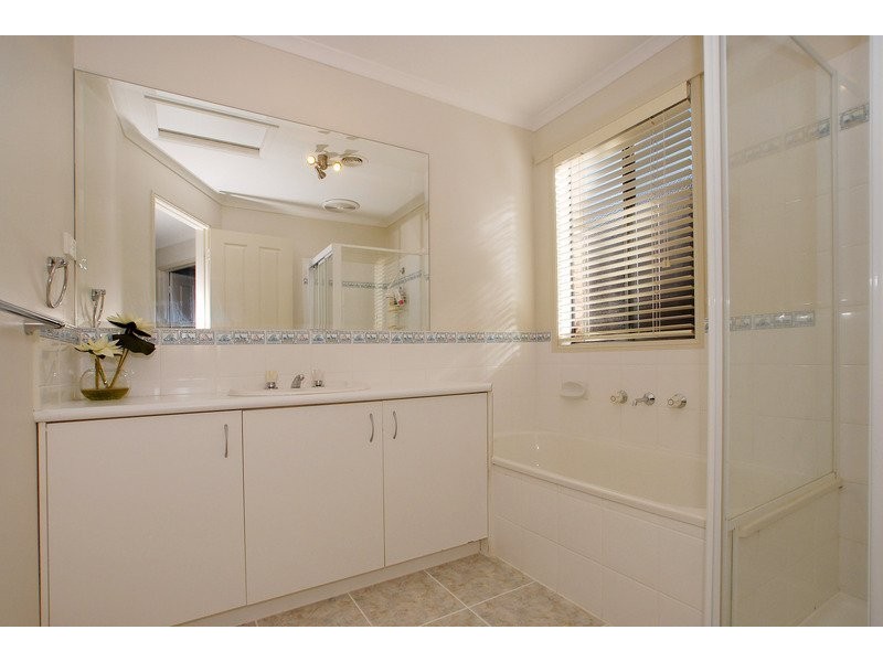 3 Roebourne Mews, Cranbourne VIC 3977