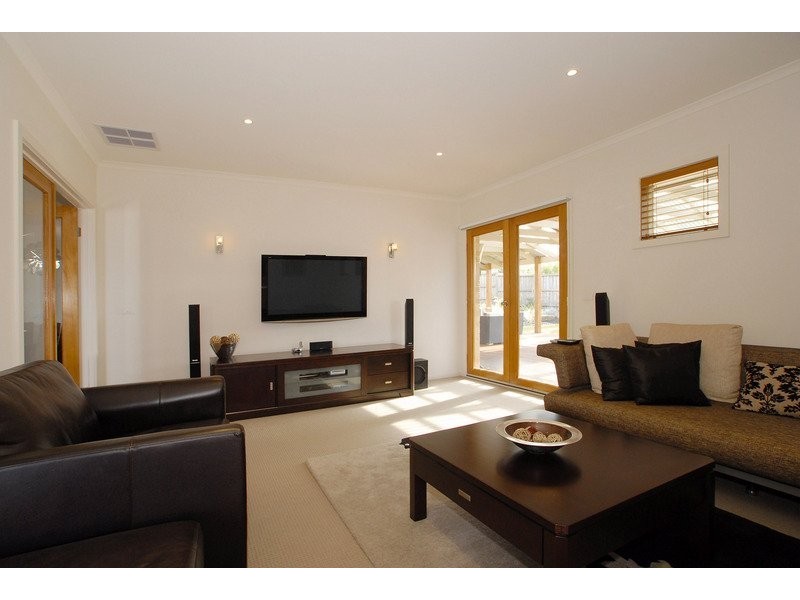 4 Triandra Court, Cranbourne South VIC 3977