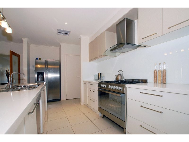 4 Triandra Court, Cranbourne South VIC 3977